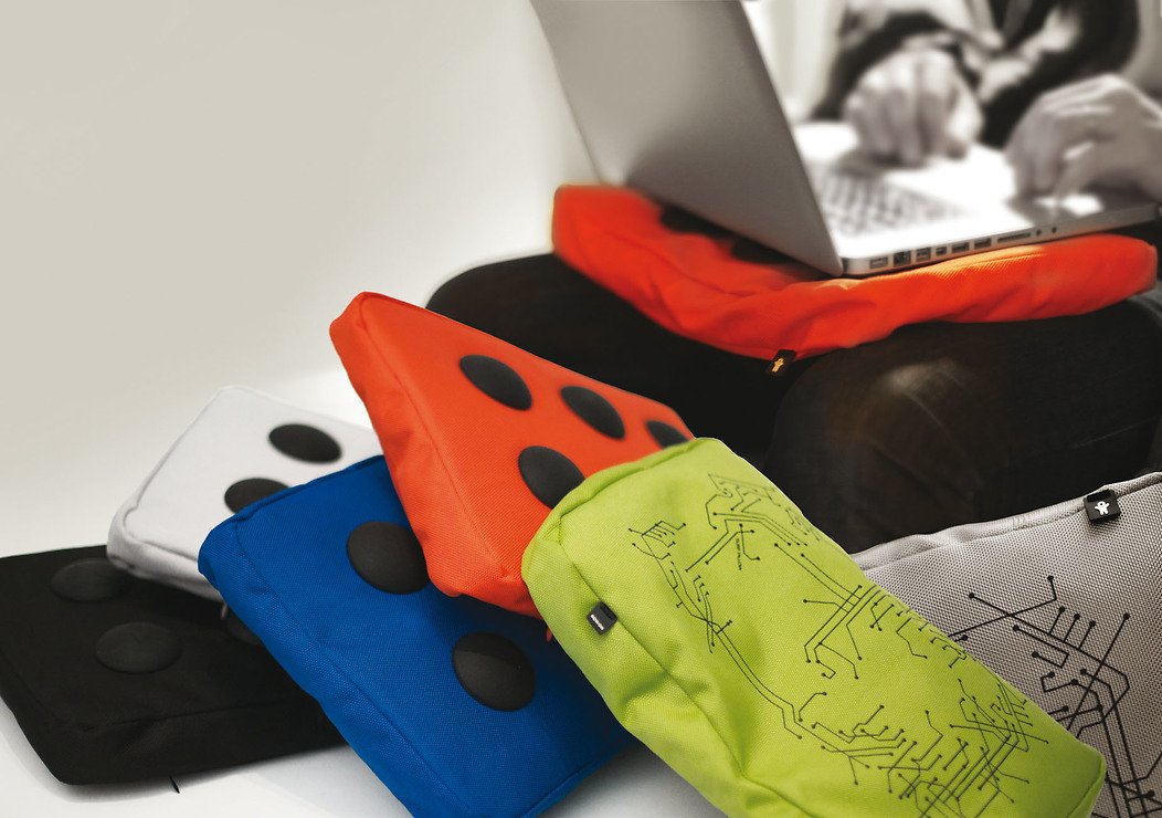 Bosign Laptopkissen Surfpillow Hitech Schwarz - Thumbnail 3