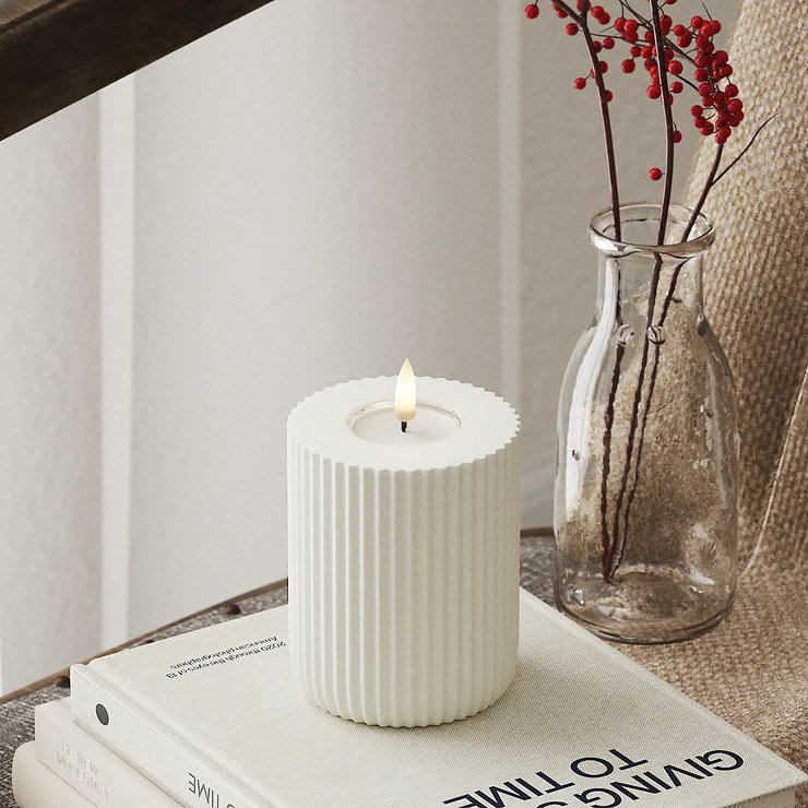 Deluxe Homeart LED-kynttilä aitoa vahaa kauko-ohjattava 7,5x10 cm uritettu valkoinen - Thumbnail 2