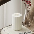 Deluxe Homeart LED Kerze Echtwachs fernbedienbar 8x12,5 cm gerillt weiß