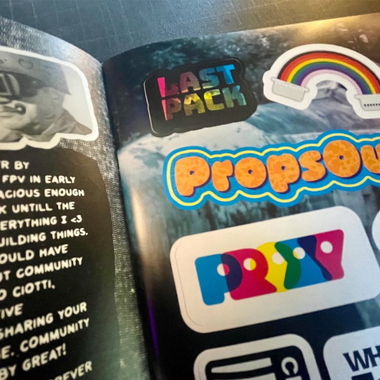 StickrZINE One FPV Folleto limitado de pegatinas de vinilo - Thumbnail 4