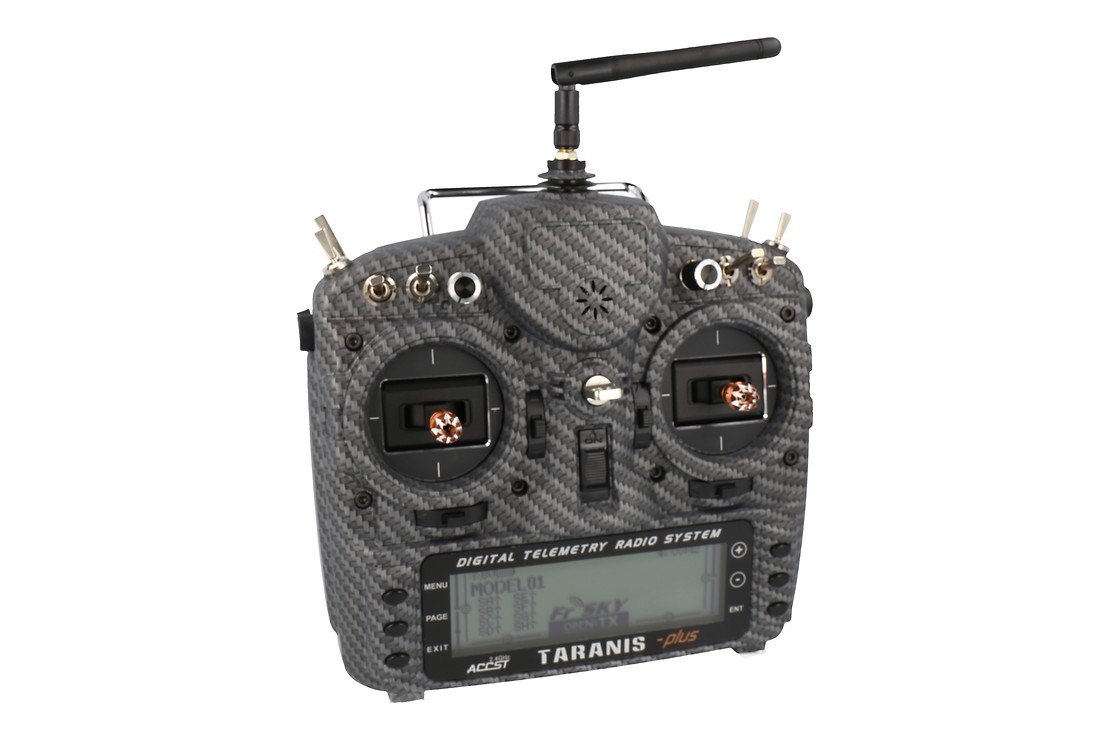 FrSky Taranis X9D Plus SPECIAL EDITION mit M9 Hall Sensor Gimbal + Matt Carbon Fiber + Soft Case - Thumbnail 1