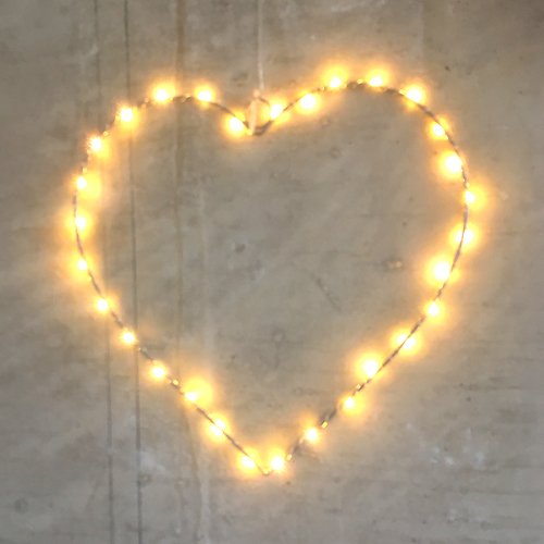 Lights4Christmas Light heart small 30 LED 30 cm battery operated metal silver