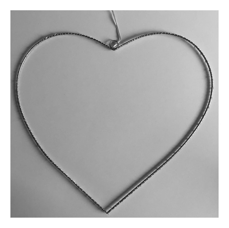 Lights4Christmas LED Herz medium 60 LED 45 cm silber außen - Thumbnail 2