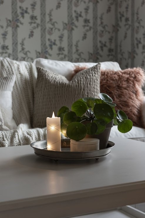 Konstsmide LED Echtwachskerze mit Dekolichterkette 5x12,7cm weiß - Thumbnail 1