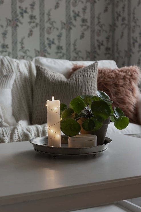 Konstsmide LED Echtwachskerze mit Dekolichterkette 5x17,8cm weiß - Thumbnail 1