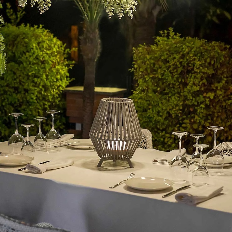 Newgarden Conta LED Tischlaterne warmweiß Akku 32,5 cm Beige - Thumbnail 2