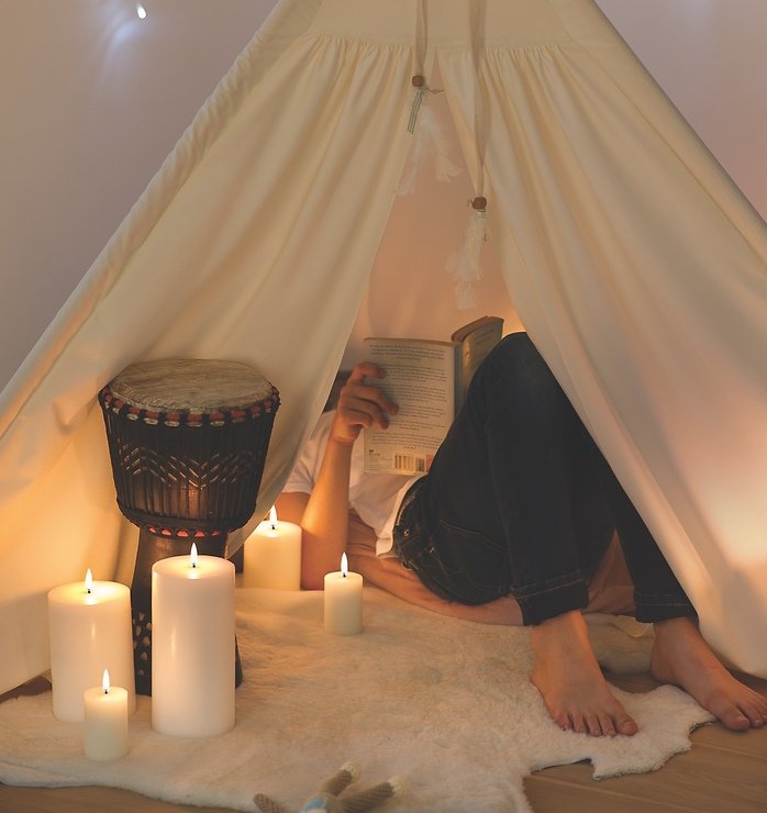 Vela LED de iluminación UYUNI PILAR 7,8 x 10 cm marfil - Thumbnail 2