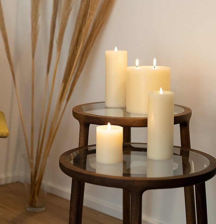 UYUNI Illuminazione LED LED candela PILLAR stoppino profondo 7,8 x 10 cm avorio - Thumbnail 1