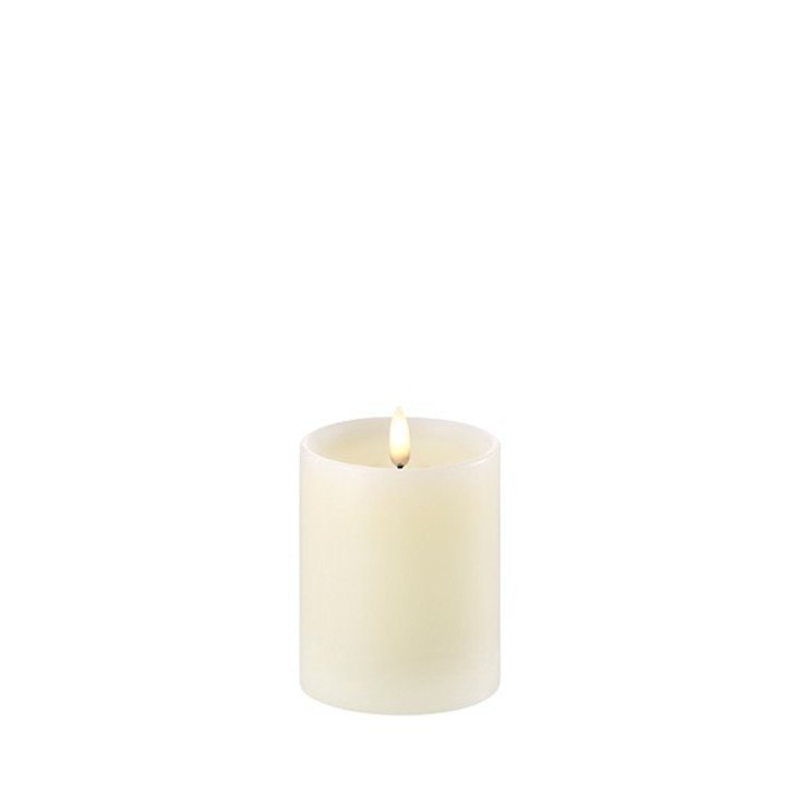 UYUNI Lighting LED candle PILLAR deep wick 7,8 x 10 cm ivory - Pic 1
