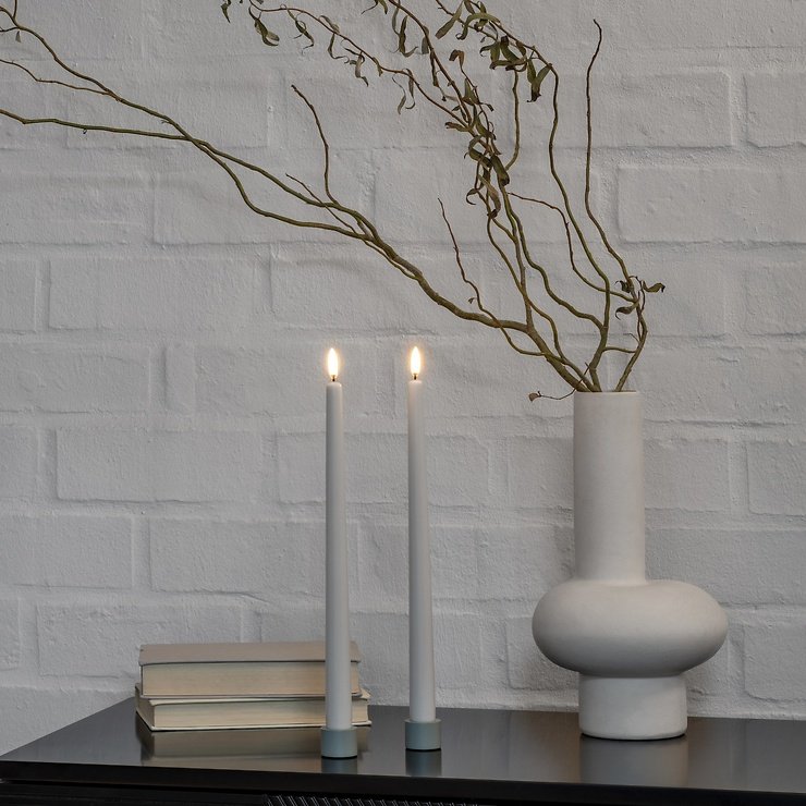 UYUNI Lighting LED stick candles Taper conjunto de 2 2,3 x 25 cm branco - Thumbnail 1