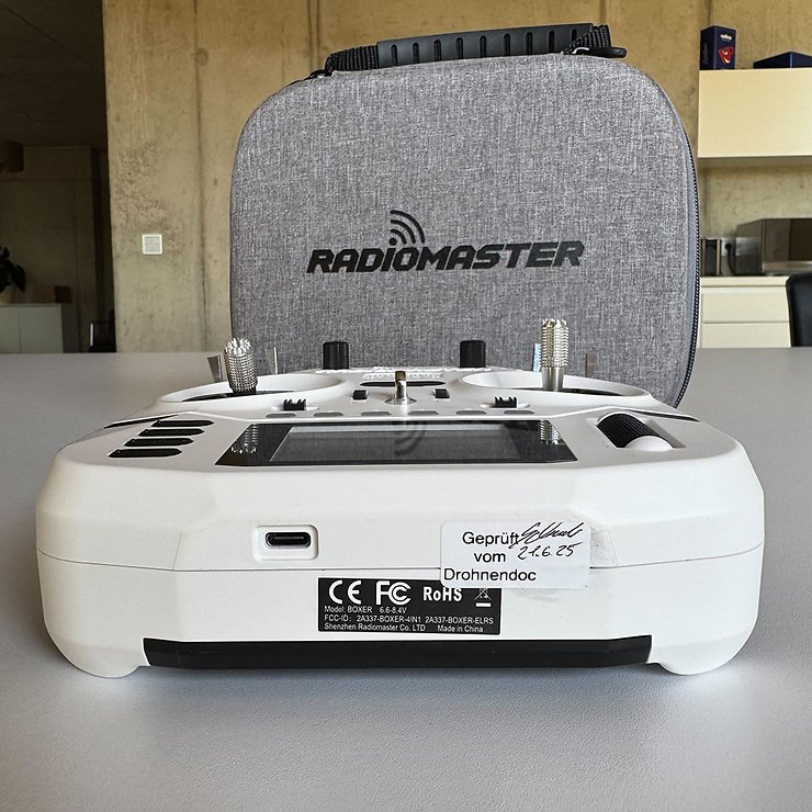 Radiomaster BOXER CRUSH AG01 ELRS EU-LBT Fernsteuerung Frost White B-Ware - Thumbnail 3