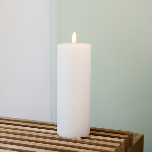 Świeca LED Sirius Sille 7,5x20cm z możliwością ładowania, biała