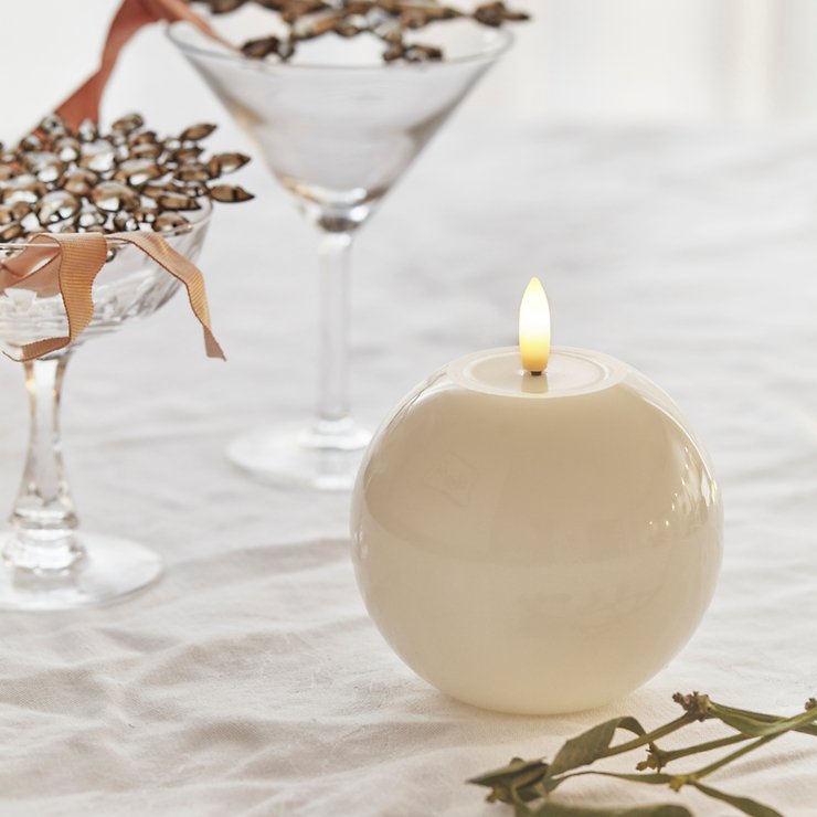 Sirius LED Bougie sphérique Sille Laque 9 cm Ivoire - Thumbnail 1